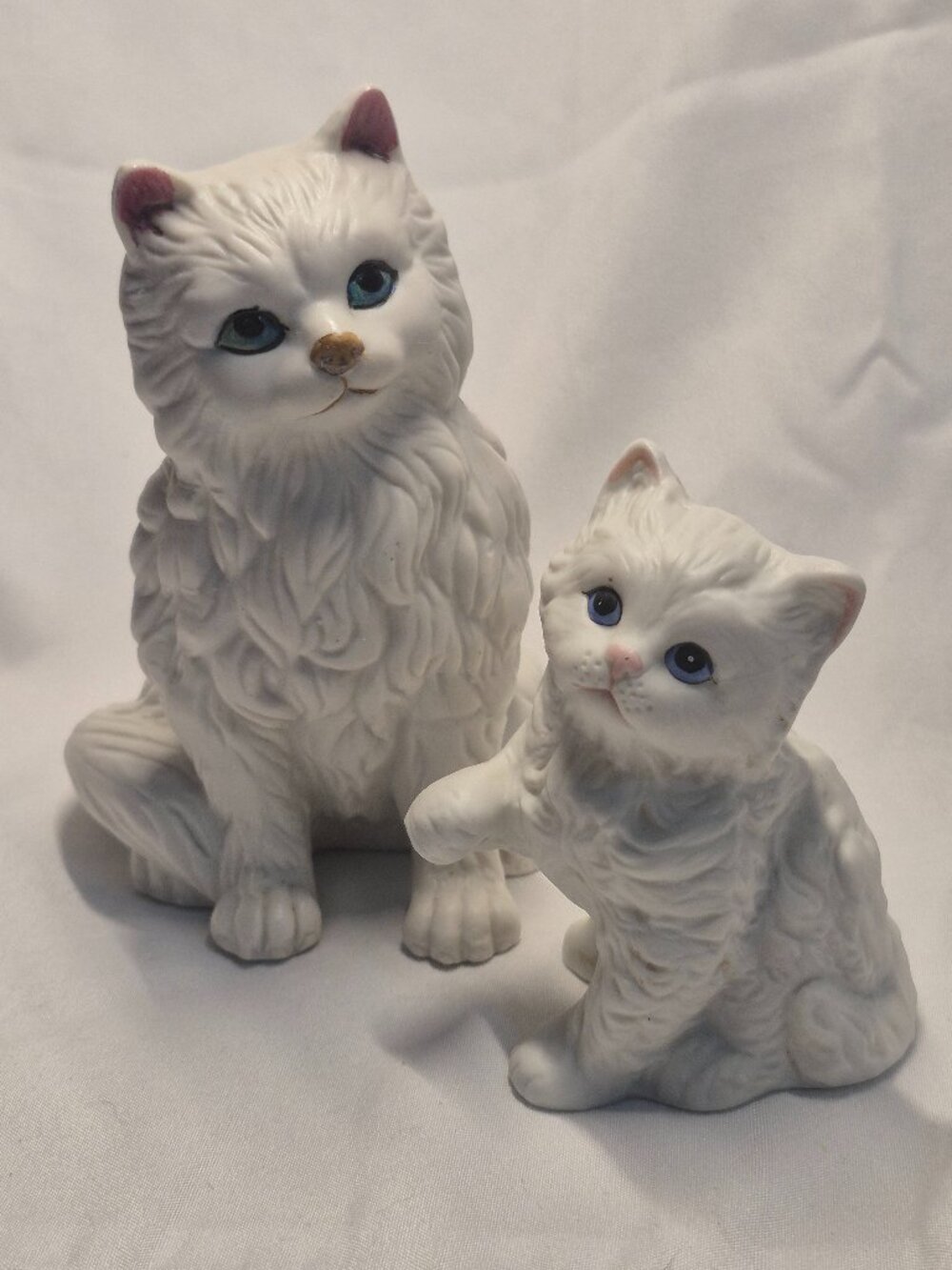 Vintage White Persian Cat & Kitten Figurines